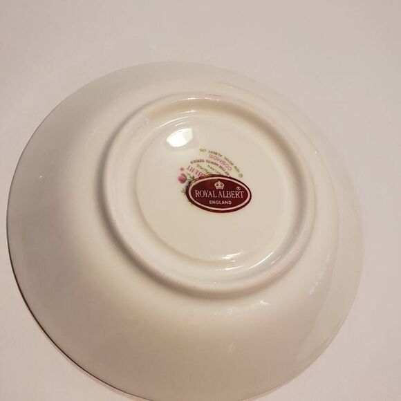 Royal Albert Bone China England Flower of the Month Cosmos 1970 - Picture 5 of 9